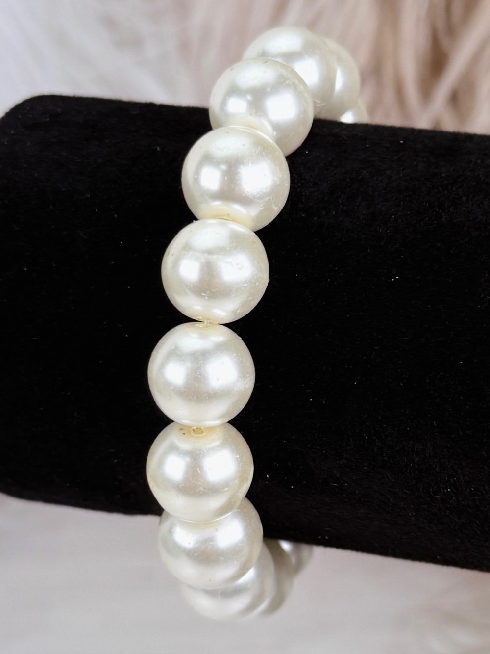 Vintage Cream Pearl Look Weighted Stretch Bracelet